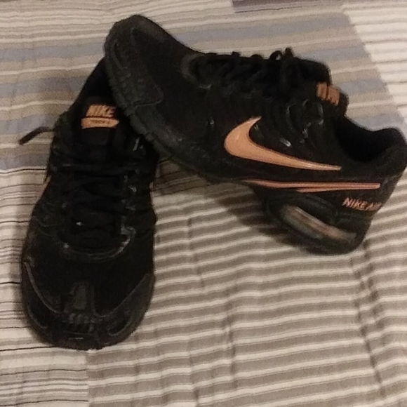 Nike tennis shoes